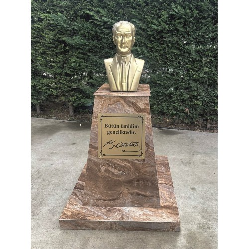 Atatürk Büstü (60cm Fiberglass)+ Kaide (100cm)+ Alt Tabla (100x100cm) Mermer Desenli Bej Atatürk Büstü (60cm Fiberglass)+ Kaide (100cm)+ Alt Tabla (100x100cm) Mermer Desenli Bej